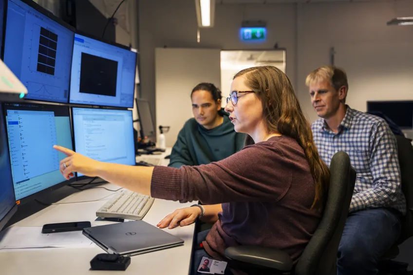 Aksel Mihailov, Megan Hill och Jesper Wallentin. Foto: Johan Persson.